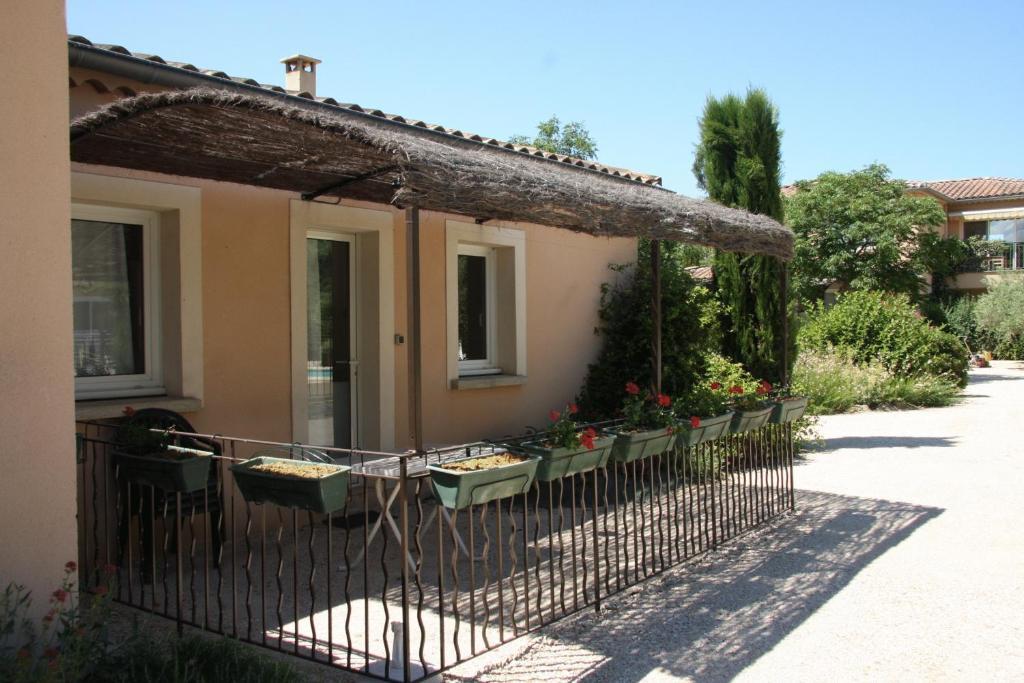 Residence Les Peupliers Loriol-du-Comtat Exterior foto